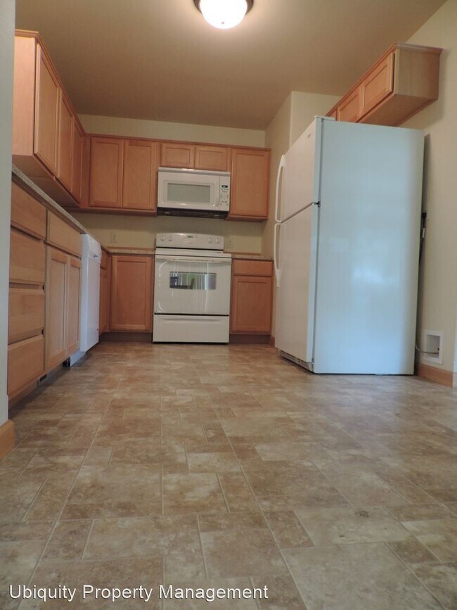 Building Photo - 3 br, 2.5 bath House - 814 Nighthawk Dr.