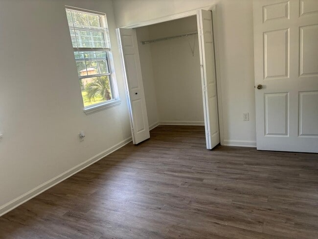 Building Photo - 4122 SW 15 Pl