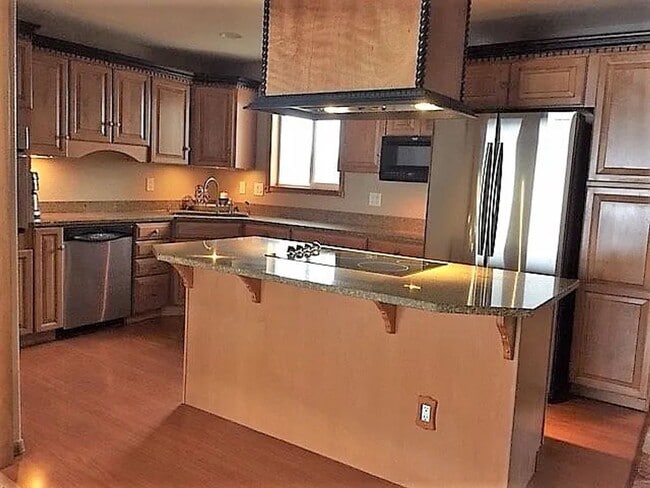 Building Photo - Updated 3 Bed 2 Bath Spokane Valley Home +...