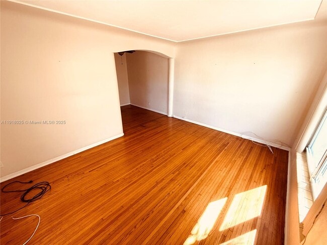 Building Photo - 503 SW 19th Ave