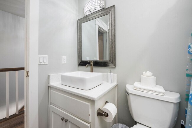 Building Photo - 17462 Front Beach Rd