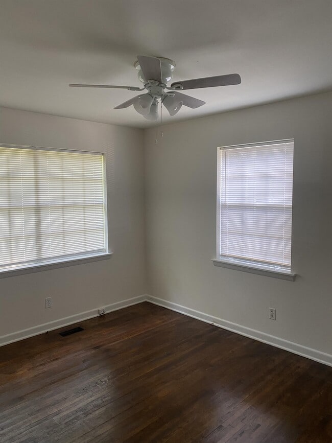 Building Photo - 9 Daven Ct