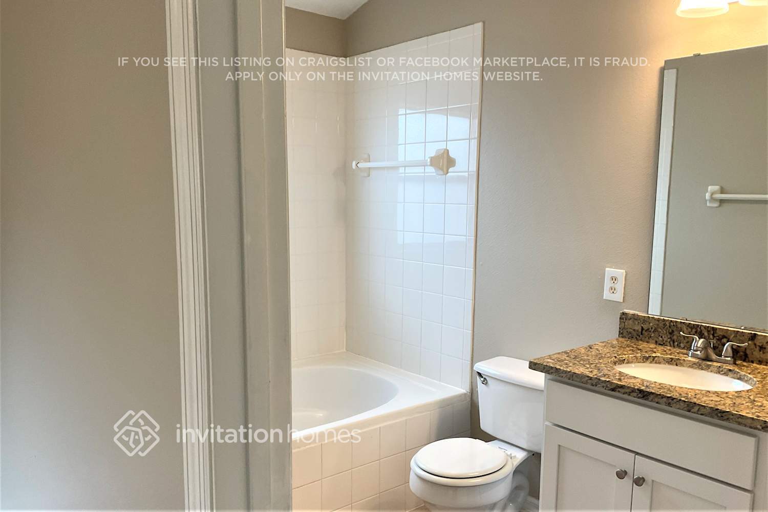 Building Photo - 713 Lady Diana Dr