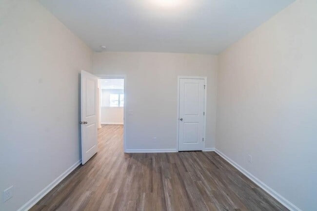 Building Photo - 131 Lower Creek Dr