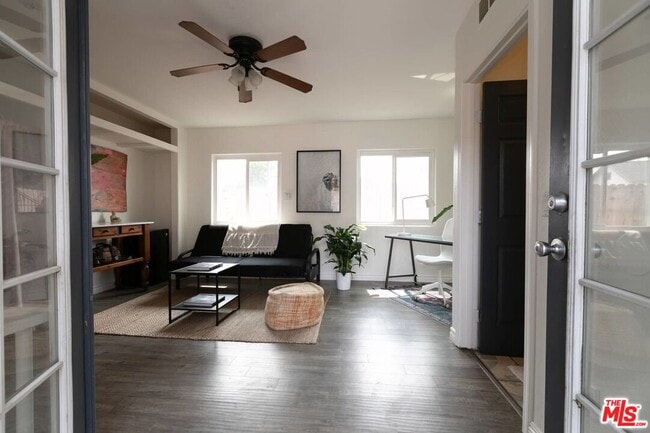 Building Photo - 632 S Evergreen Ave