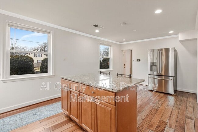 Building Photo - 8600 Lantern Ln