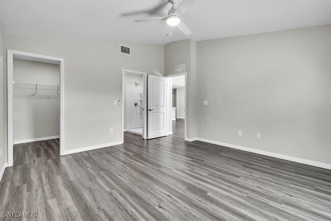 Building Photo - 412 NE 25th St