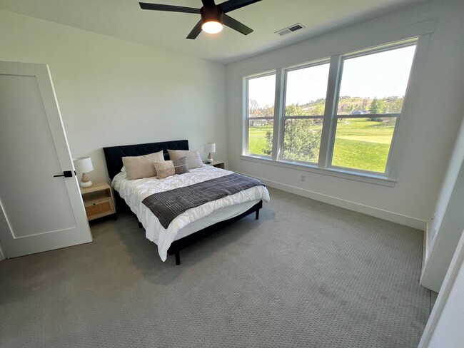 Building Photo - 107 Golf Vw Dr