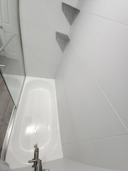 Building Photo - 38 NE 143rd Ave