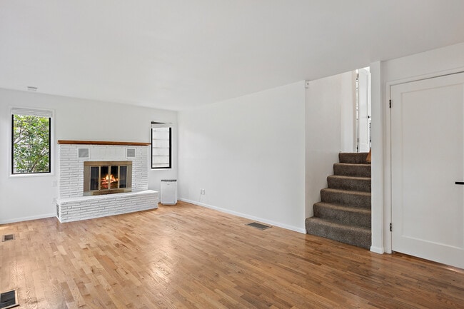 Building Photo - 611 N 143rd St