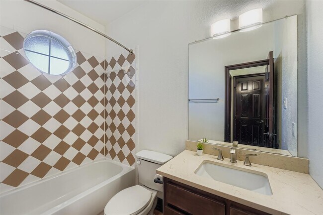 Building Photo - 10901 Parkfield Dr