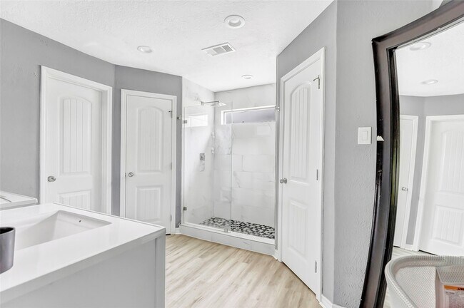 Building Photo - 1746 Cloister Dr