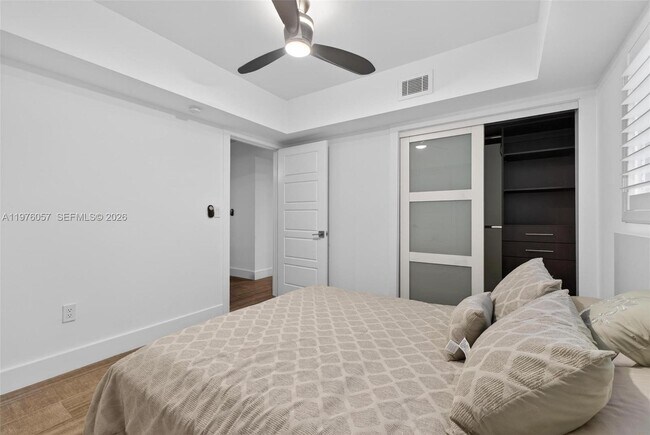 Building Photo - 3231 Salzedo St