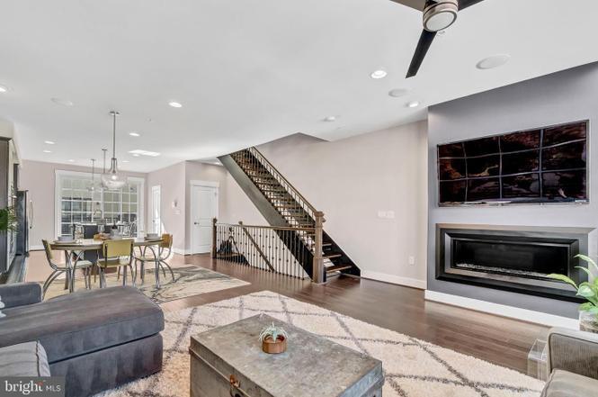 Building Photo - 3613 Fleet St