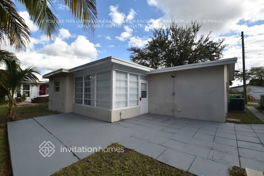 Building Photo - 2925 NW 69th Ave