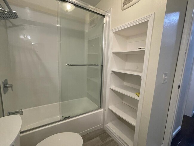 inside bathroom - 47112 Warm Springs Blvd