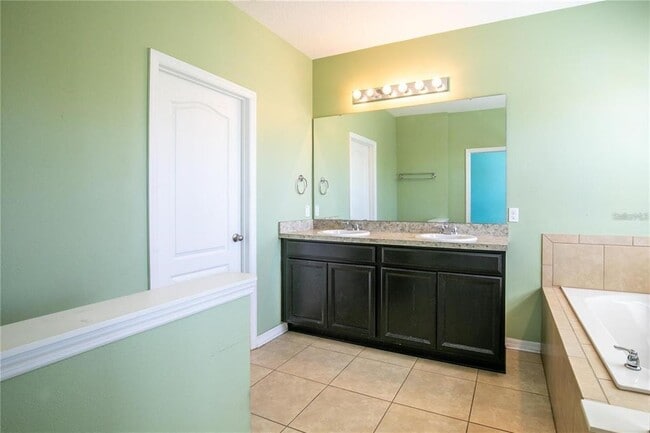 Building Photo - 2572 Limerick Cir