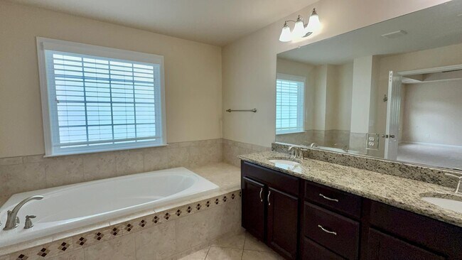 Building Photo - 1009 Providence Forest Dr