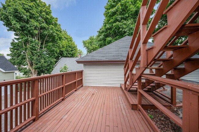 Building Photo - 360 Wilder St