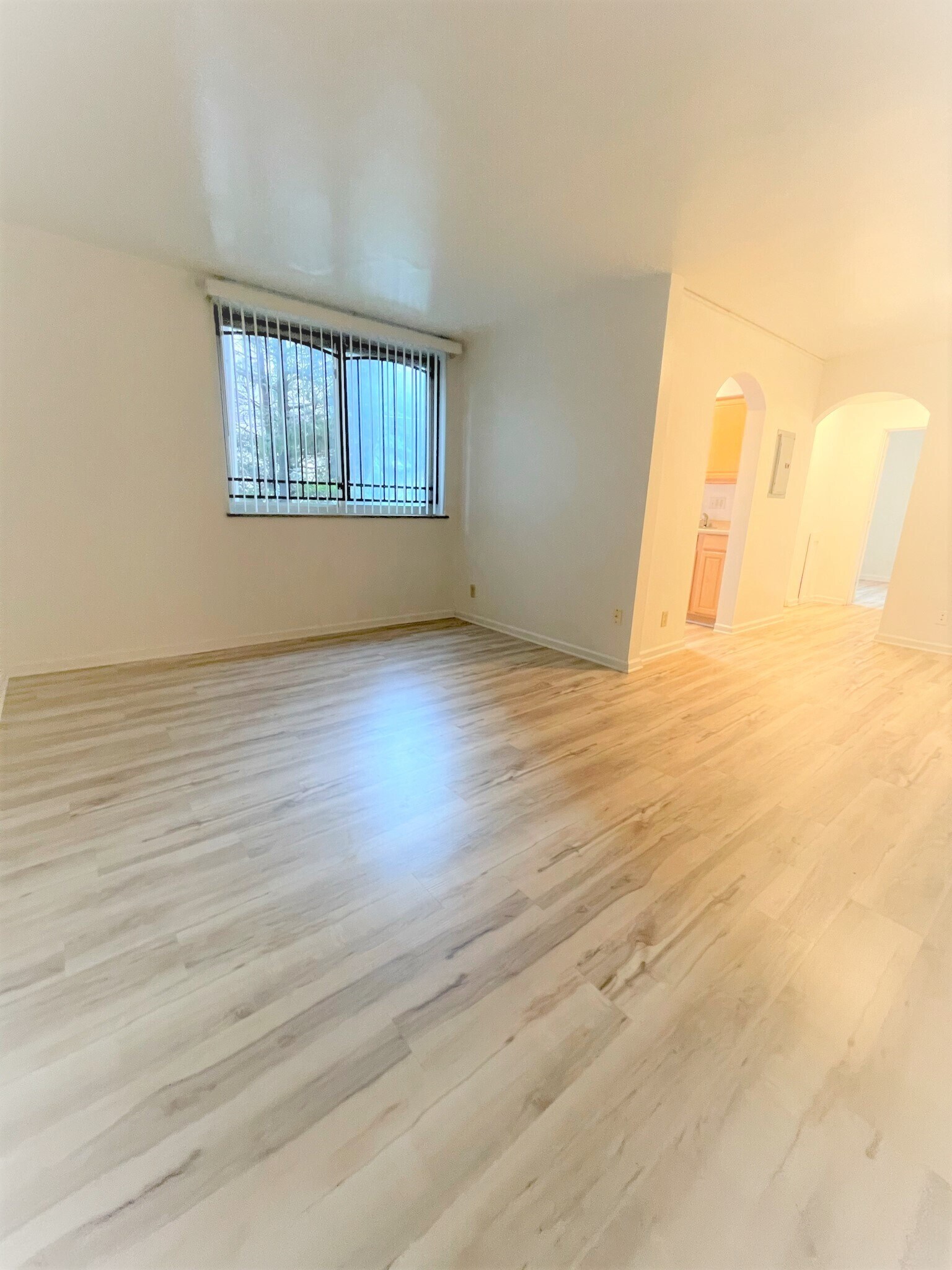 Building Photo - 5712 Phillips Ave