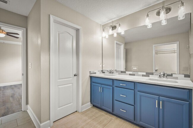 Building Photo - Resort-Style Living Awaits! 3BR Home with ...