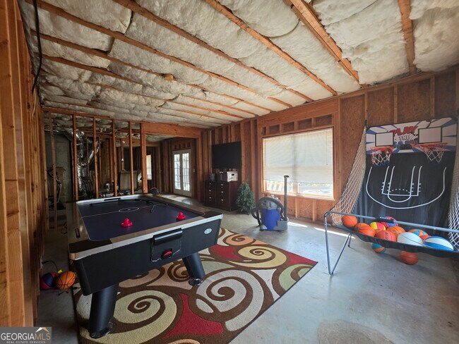 Building Photo - 94 Courtland Dr