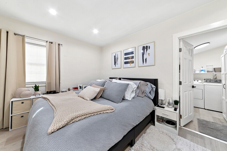 Bedroom 1 - 2547 Piedmont Ave