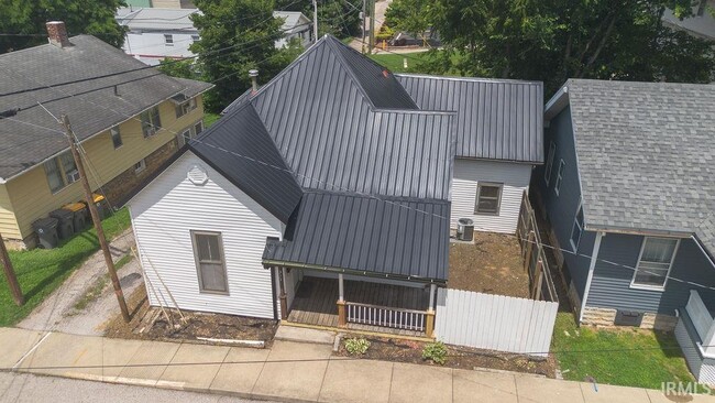 Building Photo - 317 E Smith Ave