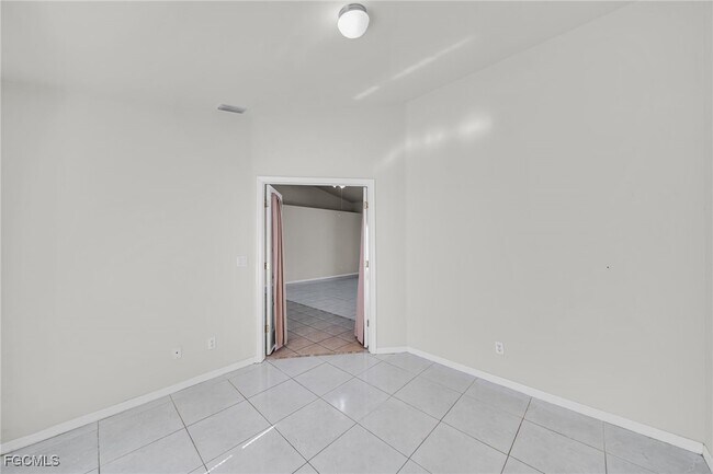 Building Photo - 1205 SW 14th Terrace