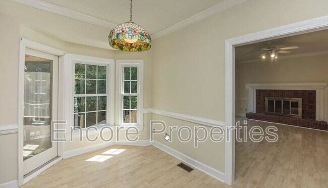 Building Photo - 111 Whispering Pines Ct