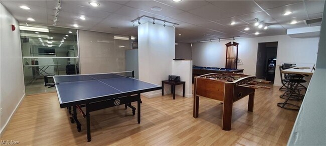 Building Photo - 12700 Lake Rd