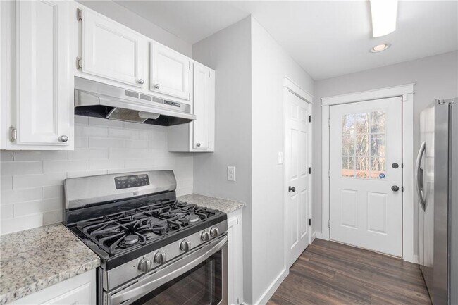 Building Photo - 4056 Coopers Hill Dr SE
