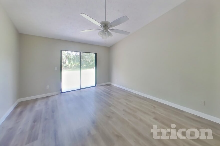 Building Photo - 23515 Shining Star Dr