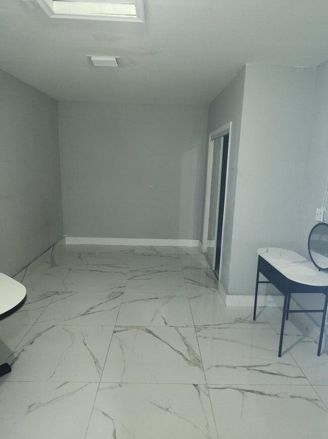 Building Photo - 6790 NW 24th Ct