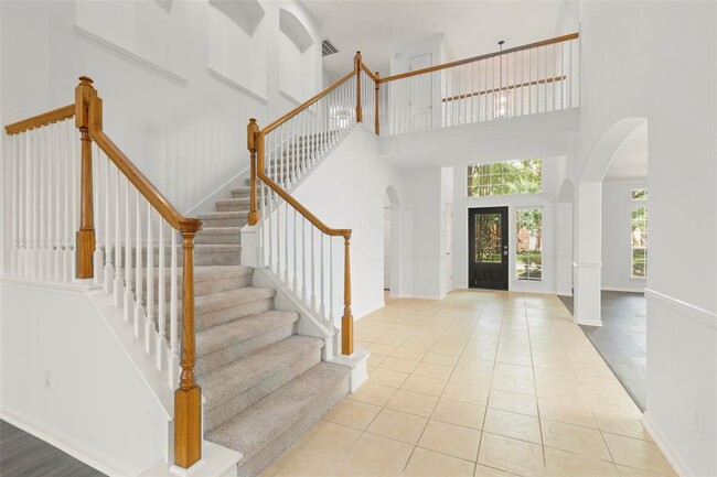 Building Photo - 2111 Blue Water Bay Dr