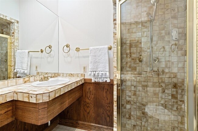 Building Photo - 2612 Bridle Path