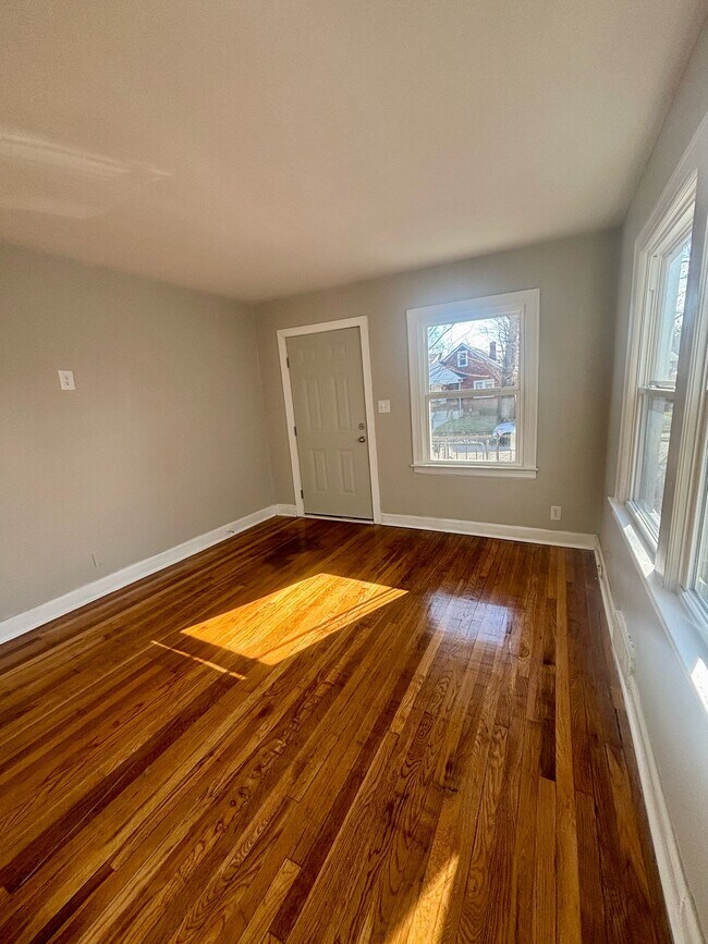 Building Photo - 328 Cecil Ave