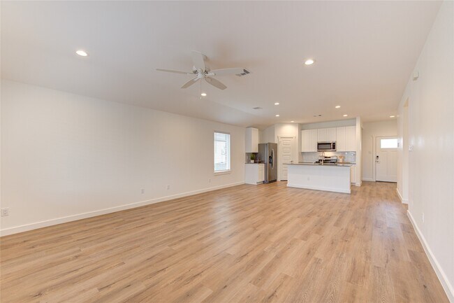 Building Photo - 29418 Emilys Rock Ln