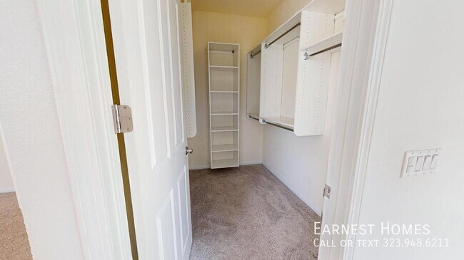 Building Photo - 9241 N Lamia Ct