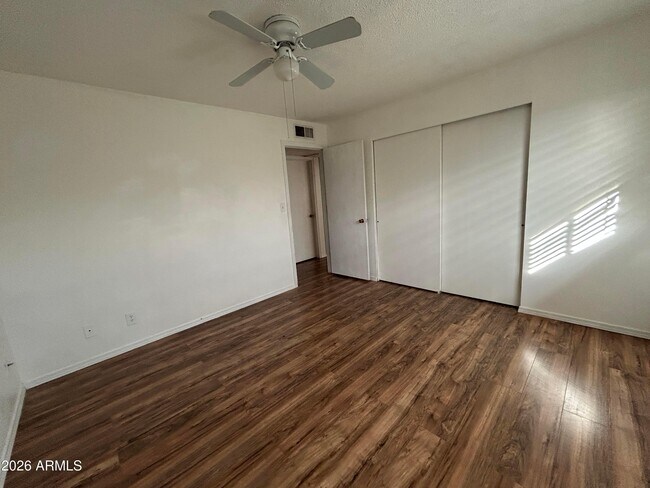 Building Photo - 2446 E Blanche Dr