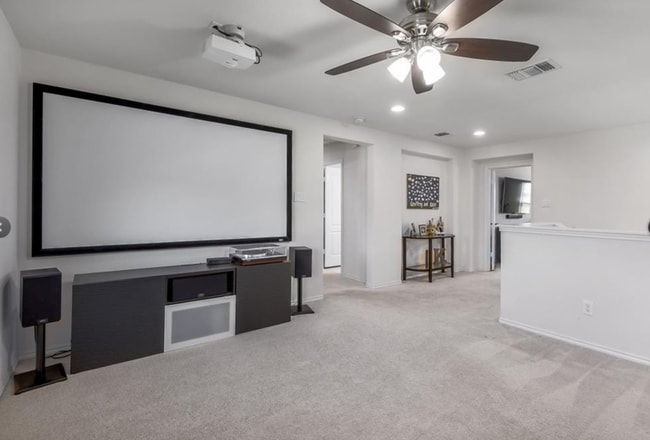 Building Photo - Wonderful 3 Bedroom Home in Coveted Crystal Crossing!