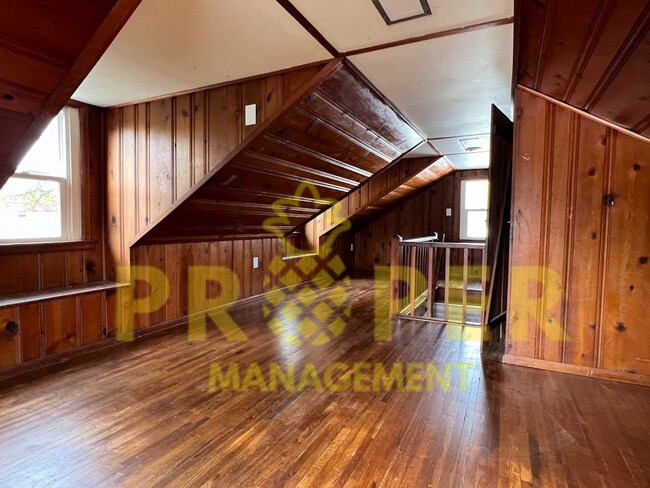 Building Photo - 851 Huron Ave