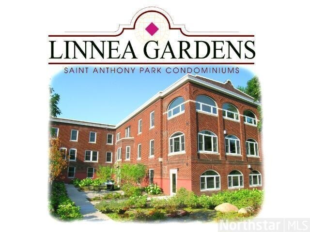 Building Photo - 2040 Como Ave