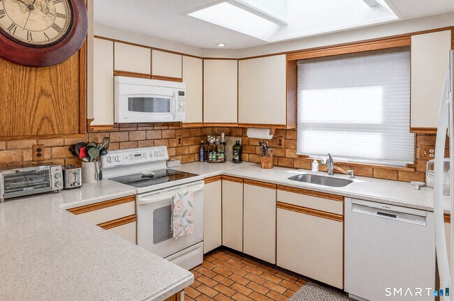 Building Photo - 339 CT-39