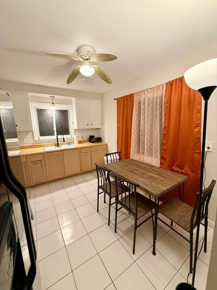 Kitchen - 32360 Carlisle Pky