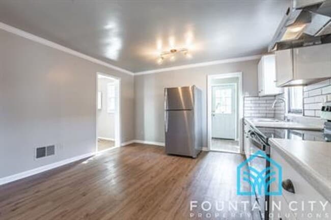 Building Photo - 205 Ferrel St