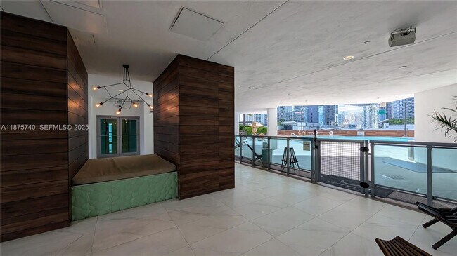 Building Photo - 350 S Miami Ave