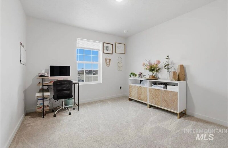 Building Photo - 3225 E Mossy Rock Ct