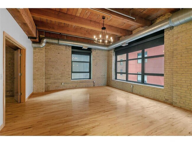 Building Photo - 607 Washington Ave S