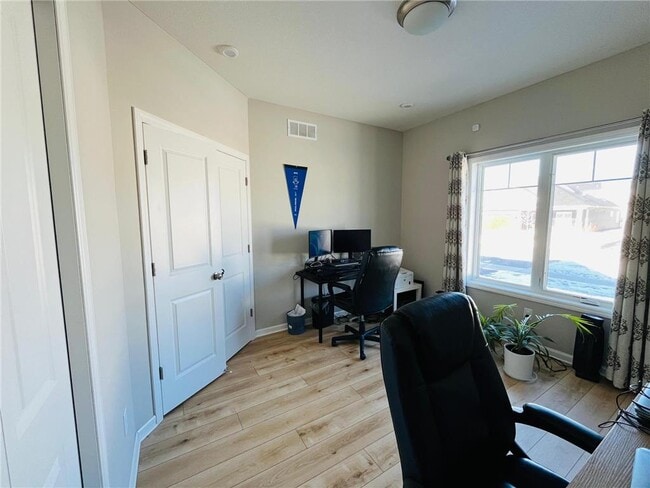 Building Photo - 1935 Mulberry Ln